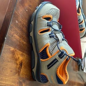 New Balance Kids Adirondack Sandal, Size 12